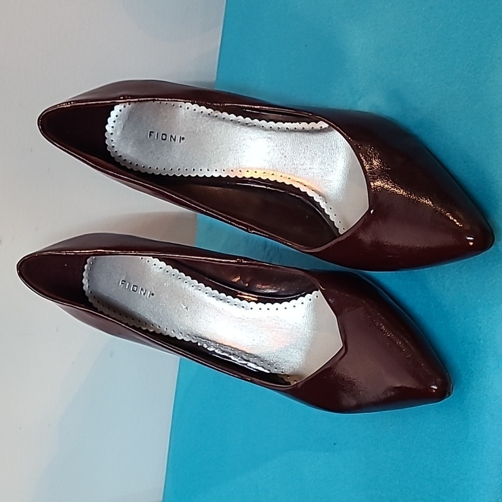 Fioni Dark Deep Red Heels Size 9.5